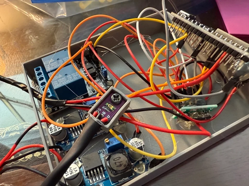 Automatic headlights circuit